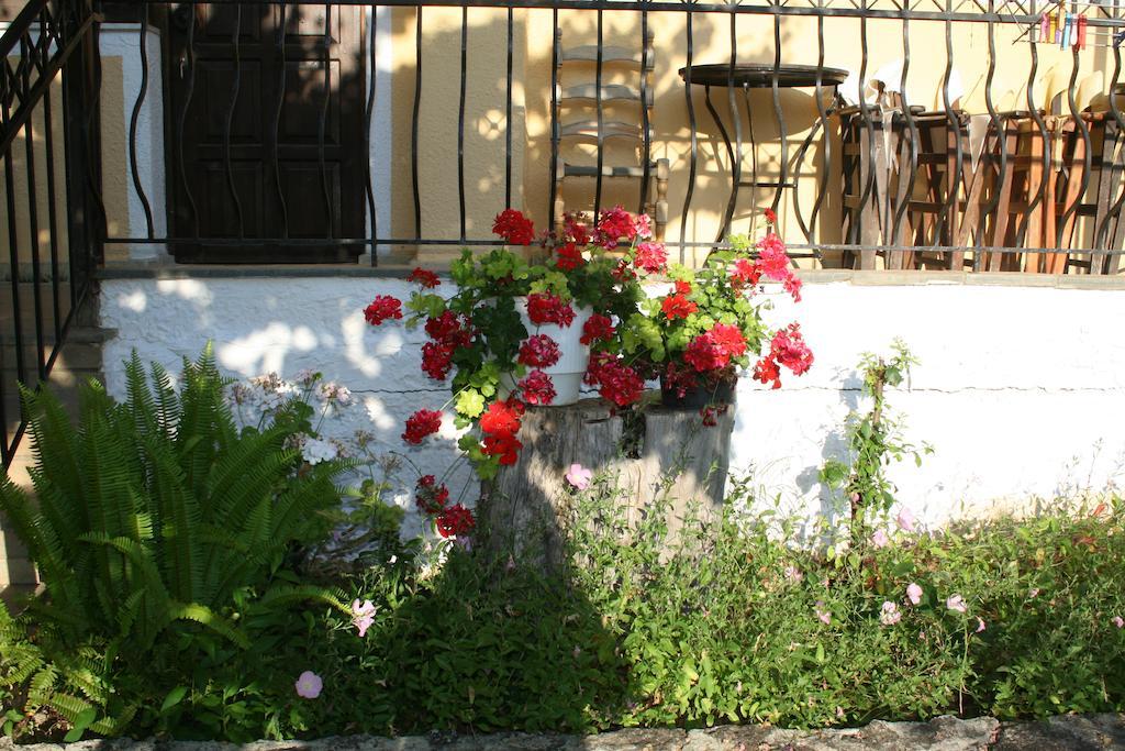 Xenios Loutra Village Karnagio Esterno foto
