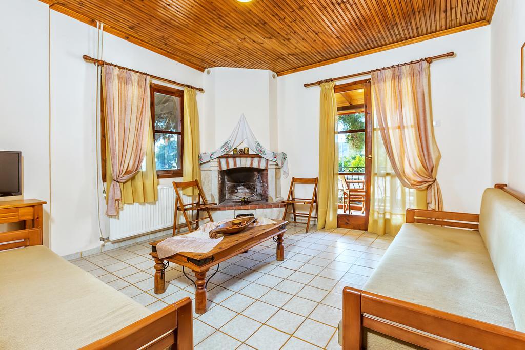 Xenios Loutra Village Karnagio Esterno foto
