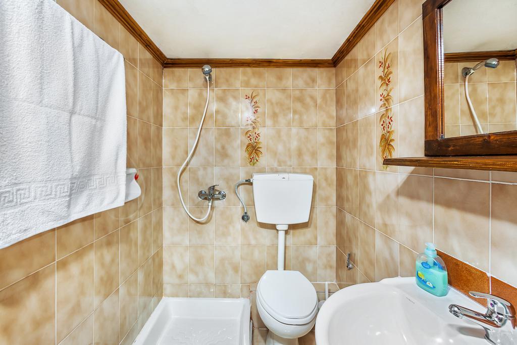 Xenios Loutra Village Karnagio Esterno foto
