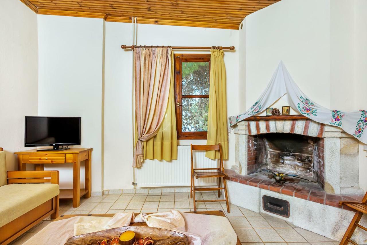 Xenios Loutra Village Karnagio Esterno foto